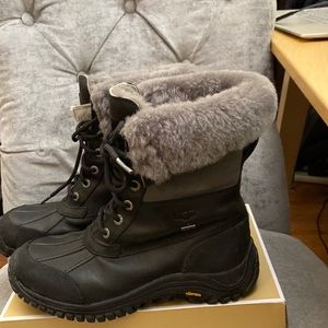 Ugg winter Leather Boots grey lamb fur very new condition 38